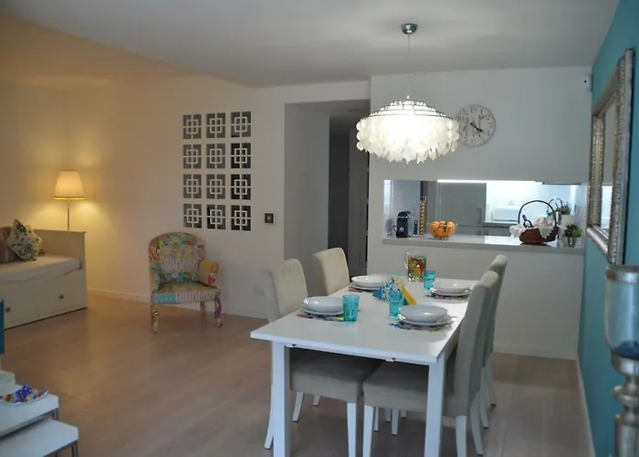 Amazing & Pool With Garden セシンブラ