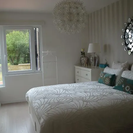 Amazing & Pool With Garden Сasa de vacaciones *