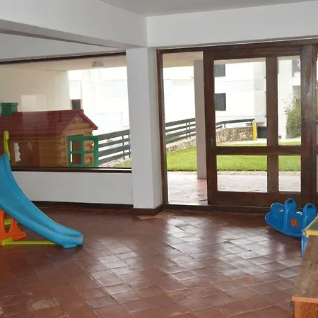 Vakantiehuis Amazing & Pool With Garden