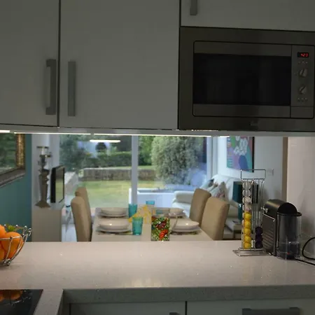 Amazing & Pool With Garden Сasa de vacaciones Sesimbra