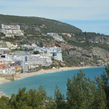 Amazing & Pool With Garden Ferienhaus Sesimbra