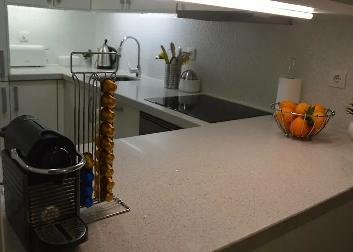 Amazing & Pool With Garden Σπίτι διακοπών Σεσίμπρα