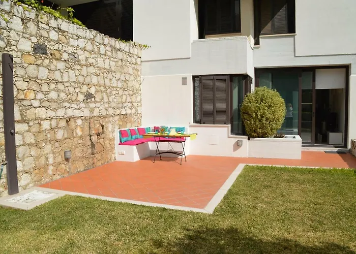 Amazing & Pool With Garden Σεσίμπρα